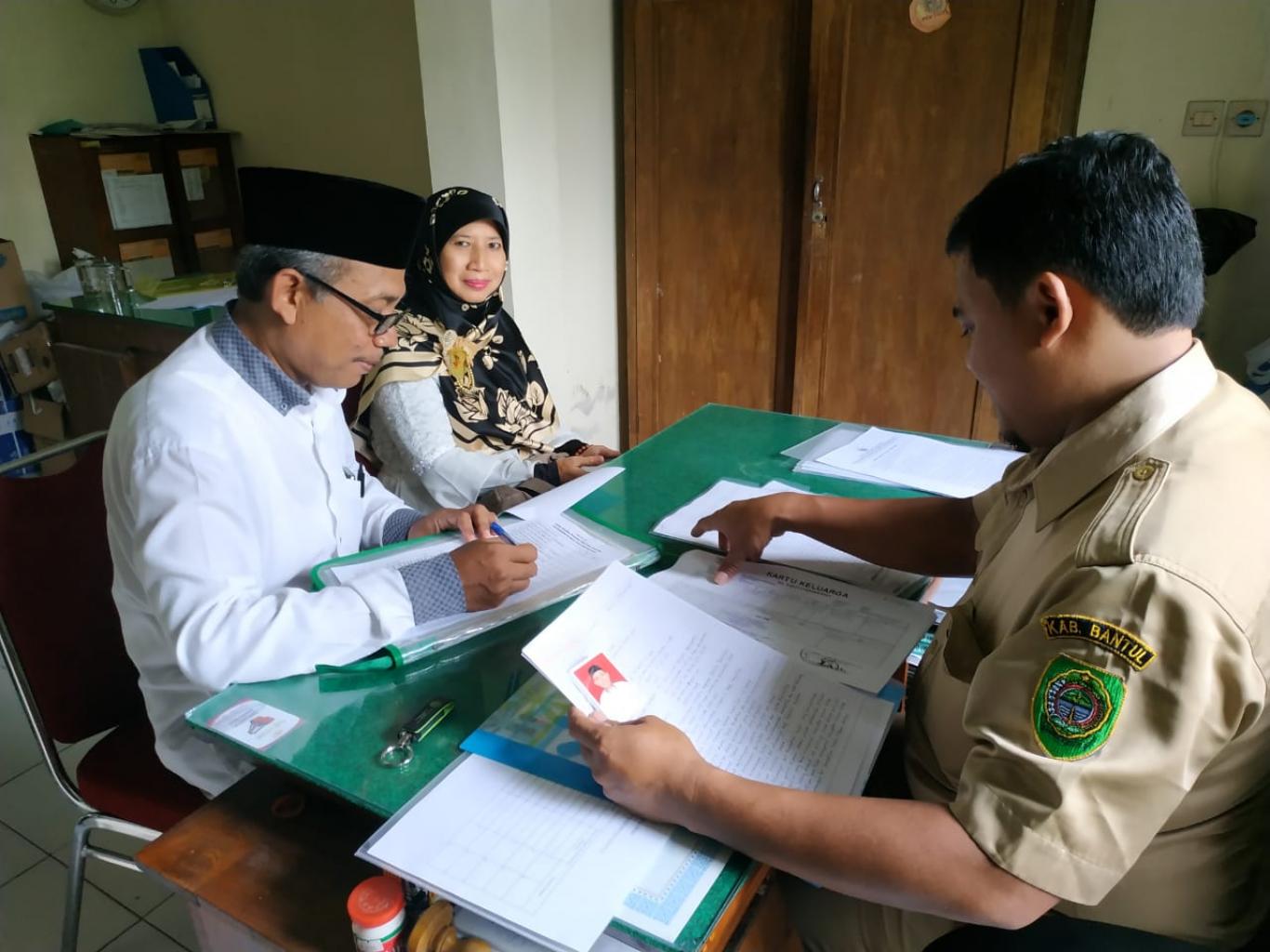 Hari Pertama Pendaftaran Calon Lurah Desa Wonokromo, Satu Orang Pendaftar